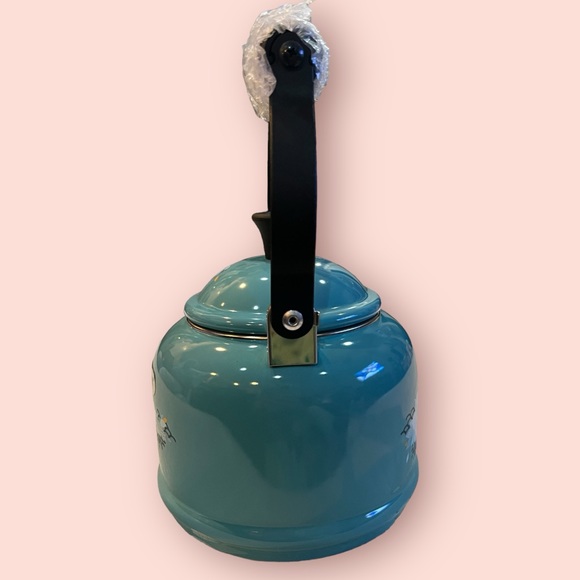 Le Creuset 1.25 Qt Lotus Tea Kettle Whistling Limited Edition (Caribbean) - Picture 2 of 5